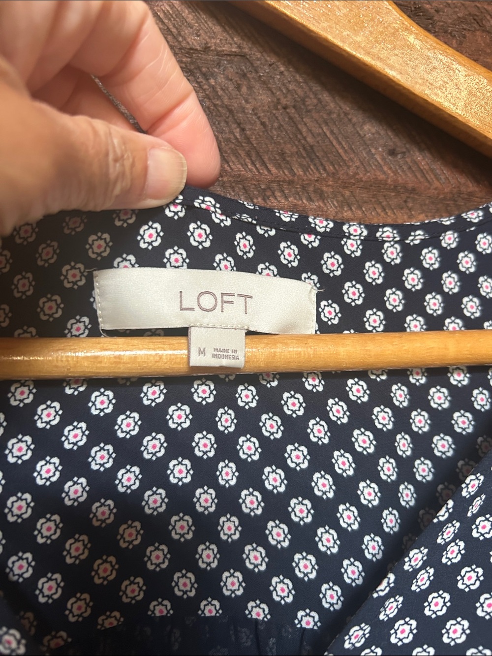 LOFT blouse - Picture 2 of 5